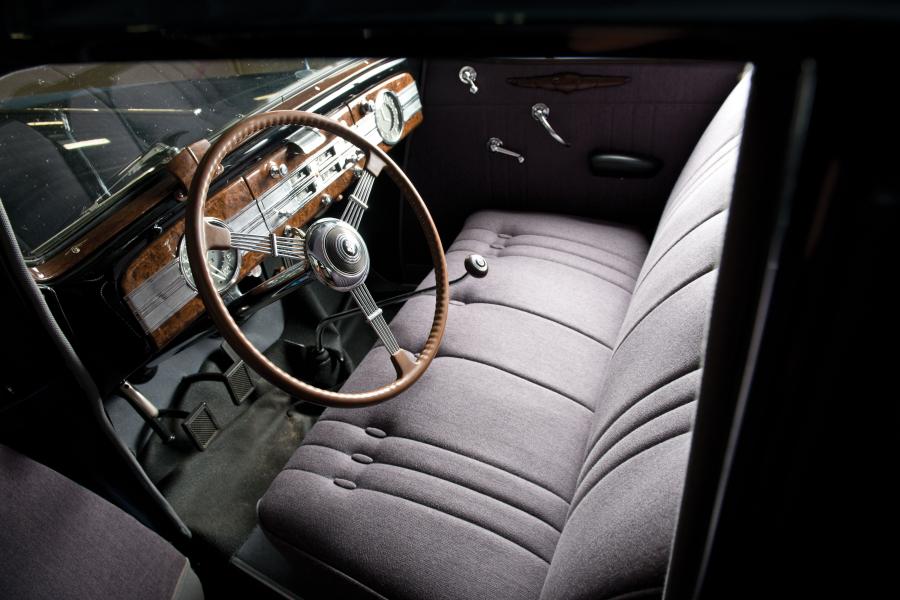  Packard 120 Deluxe Touring Sedan 1937 года  (фото 17 из 19)